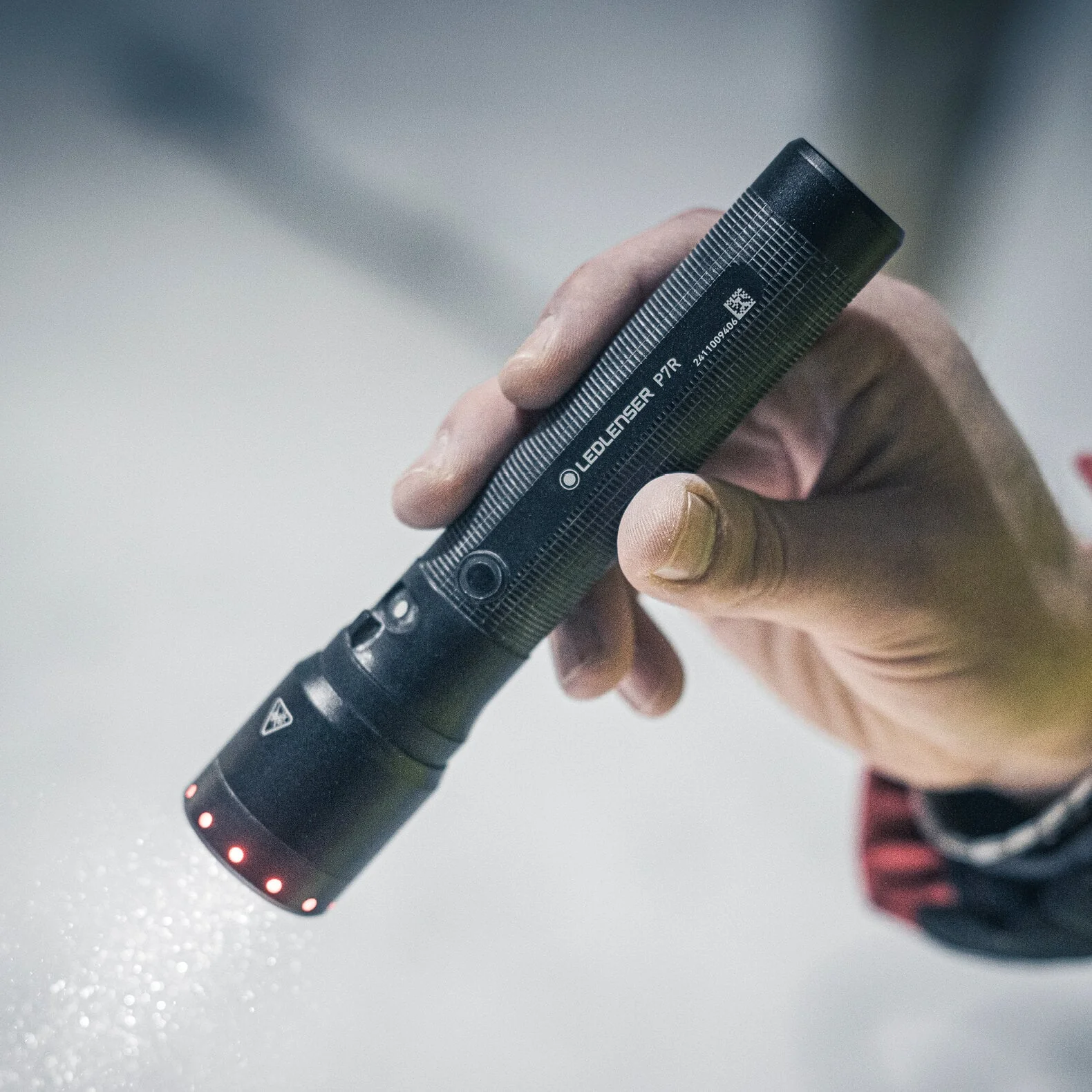 Latarka P7R