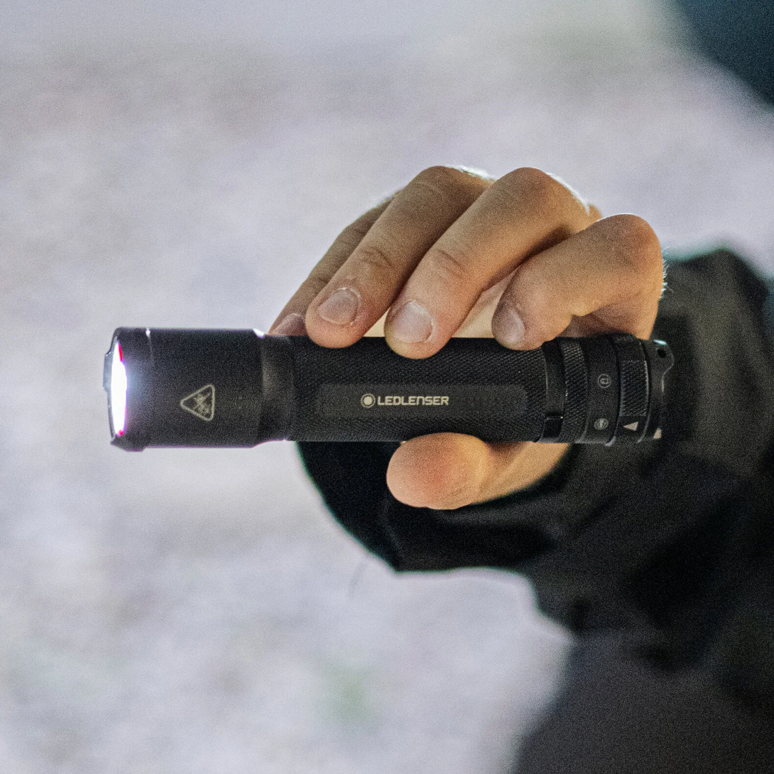 Latarka Tactical Outdoor Set TAC7R
